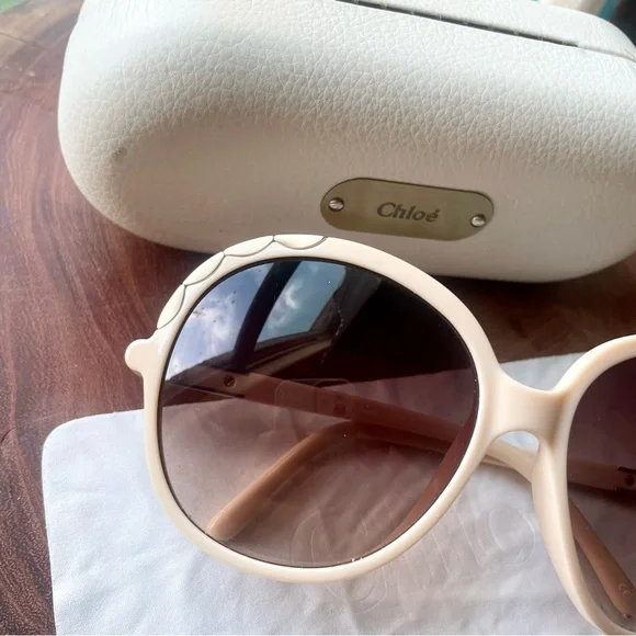 Chloe Cream Scallop Accent Vintage Sunglasses - Picture 3 of 12